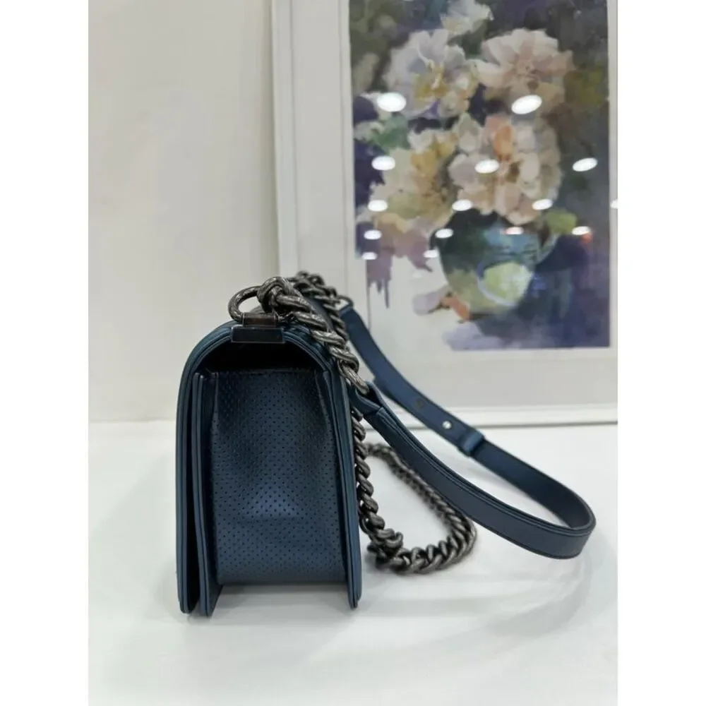 CHANEL brand color